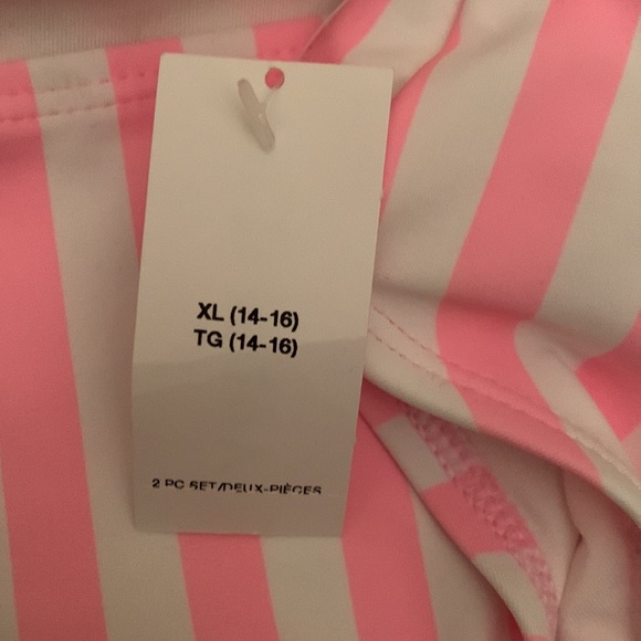 🆕 Swim Suit Set - Picture 3 of 4